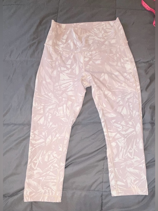 lululemon athletica Pants - Lululemon Pink Patterned Cropped Leggings High Rise